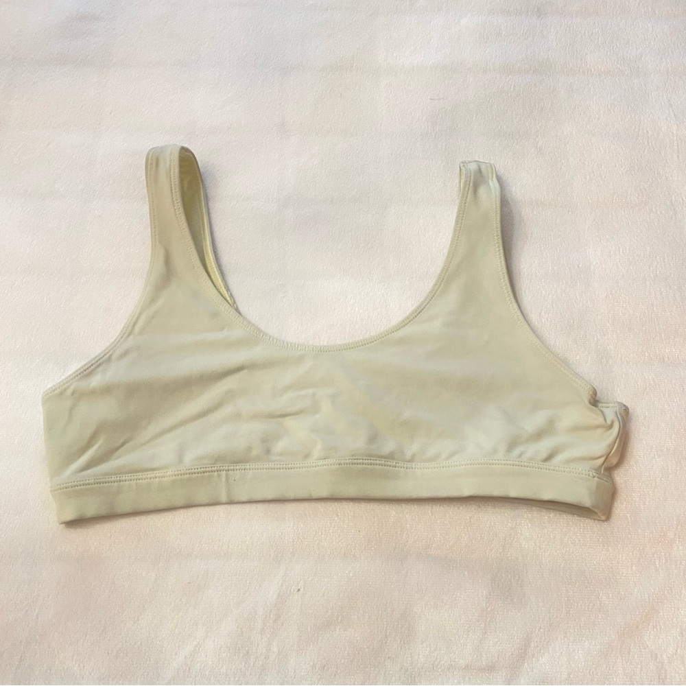 ALO Yoga Light Beige Scoop Neck Sports Bra